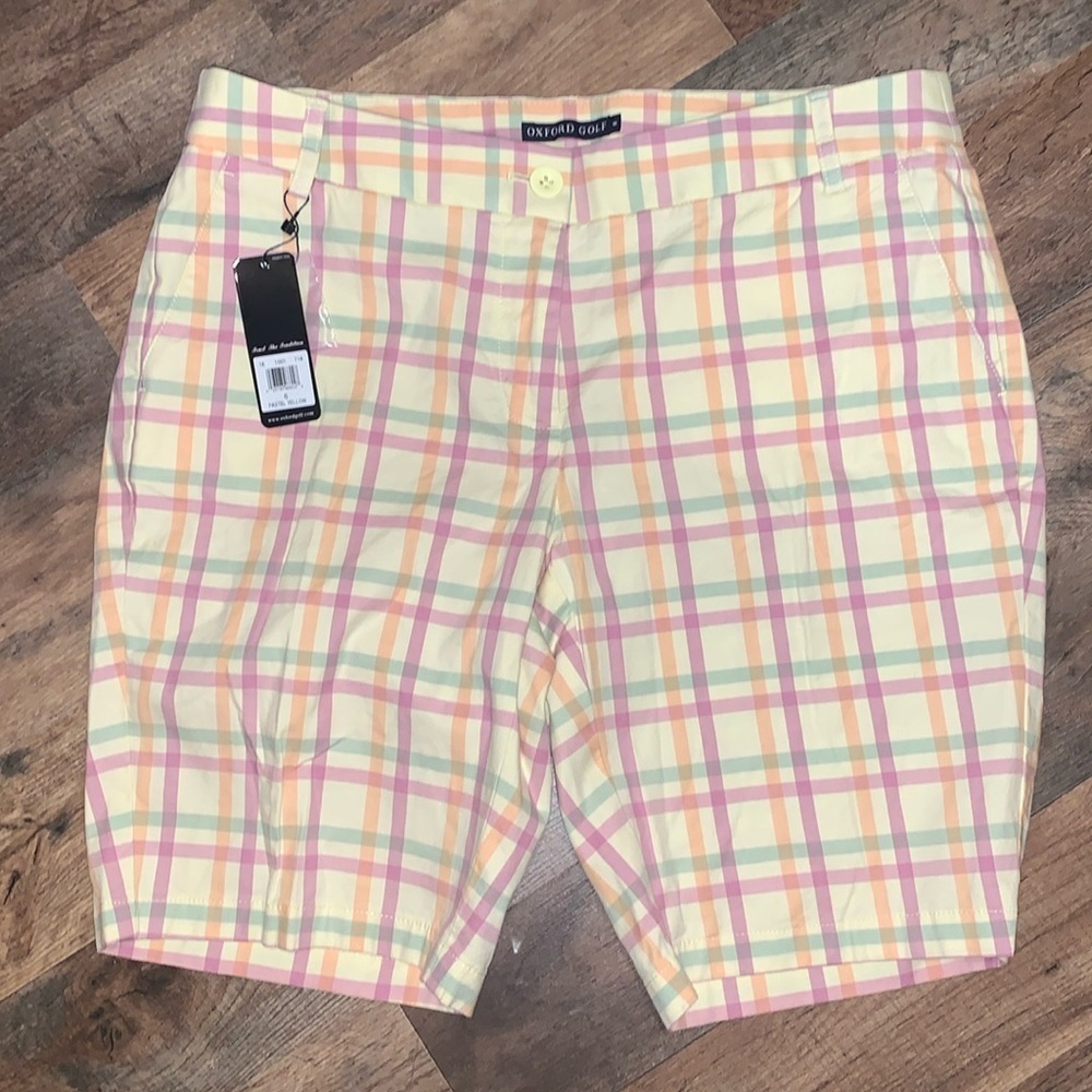 Oxford Golf Shorts.  Pastel Yellow.‎  Size 6.  NWT